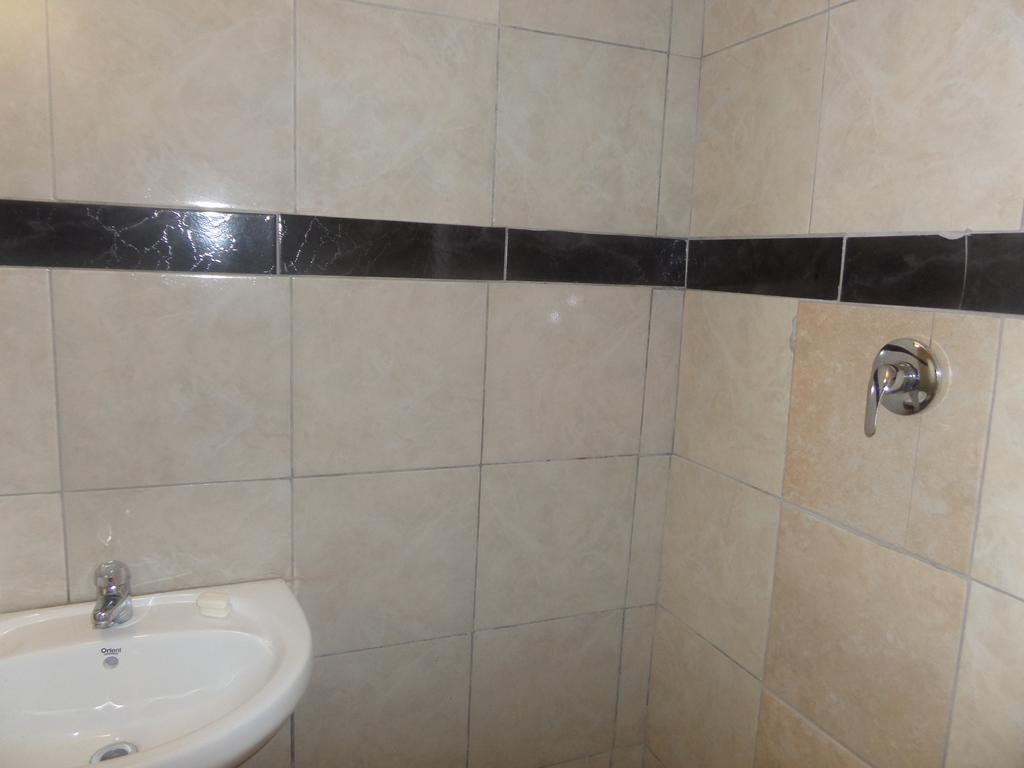 Tshedza Guest House Pretoria-Noord Εξωτερικό φωτογραφία
