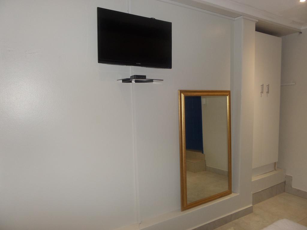 Tshedza Guest House Pretoria-Noord Εξωτερικό φωτογραφία