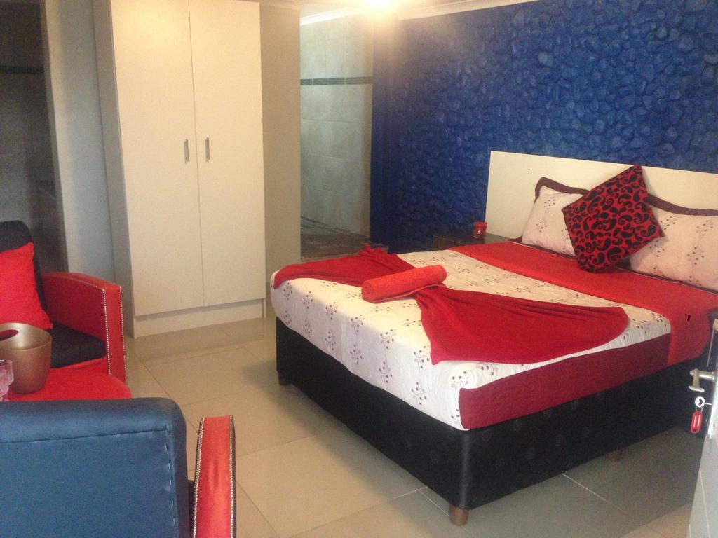Tshedza Guest House Pretoria-Noord Εξωτερικό φωτογραφία